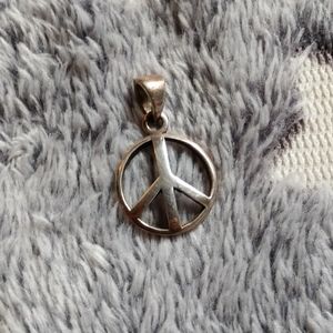 Sterling silver small peace sign ☮️ pendant